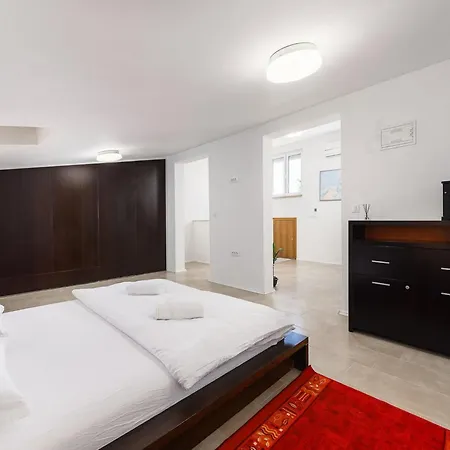 In Near Brijuni Islands Willa *