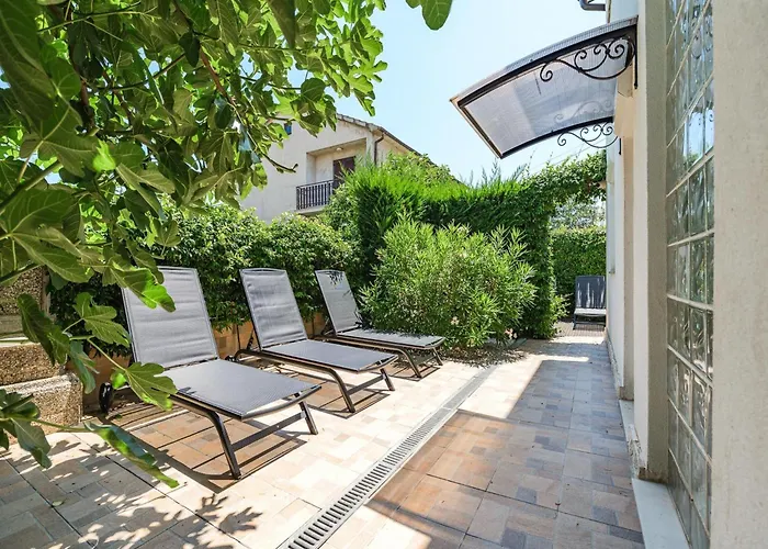 Villa In Near Brijuni Islands *