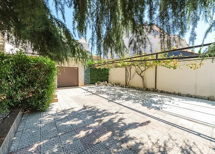 Villa In Near Brijuni Islands *