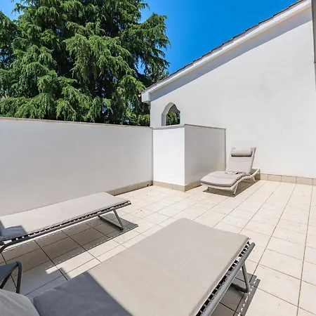 Villa In Near Brijuni Islands *