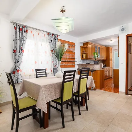 Villa In Near Brijuni Islands *